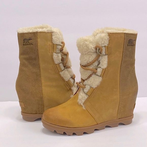 New Sorel
Joan Wedge II Shearling-Lined  Boots - Picture 10 of 16